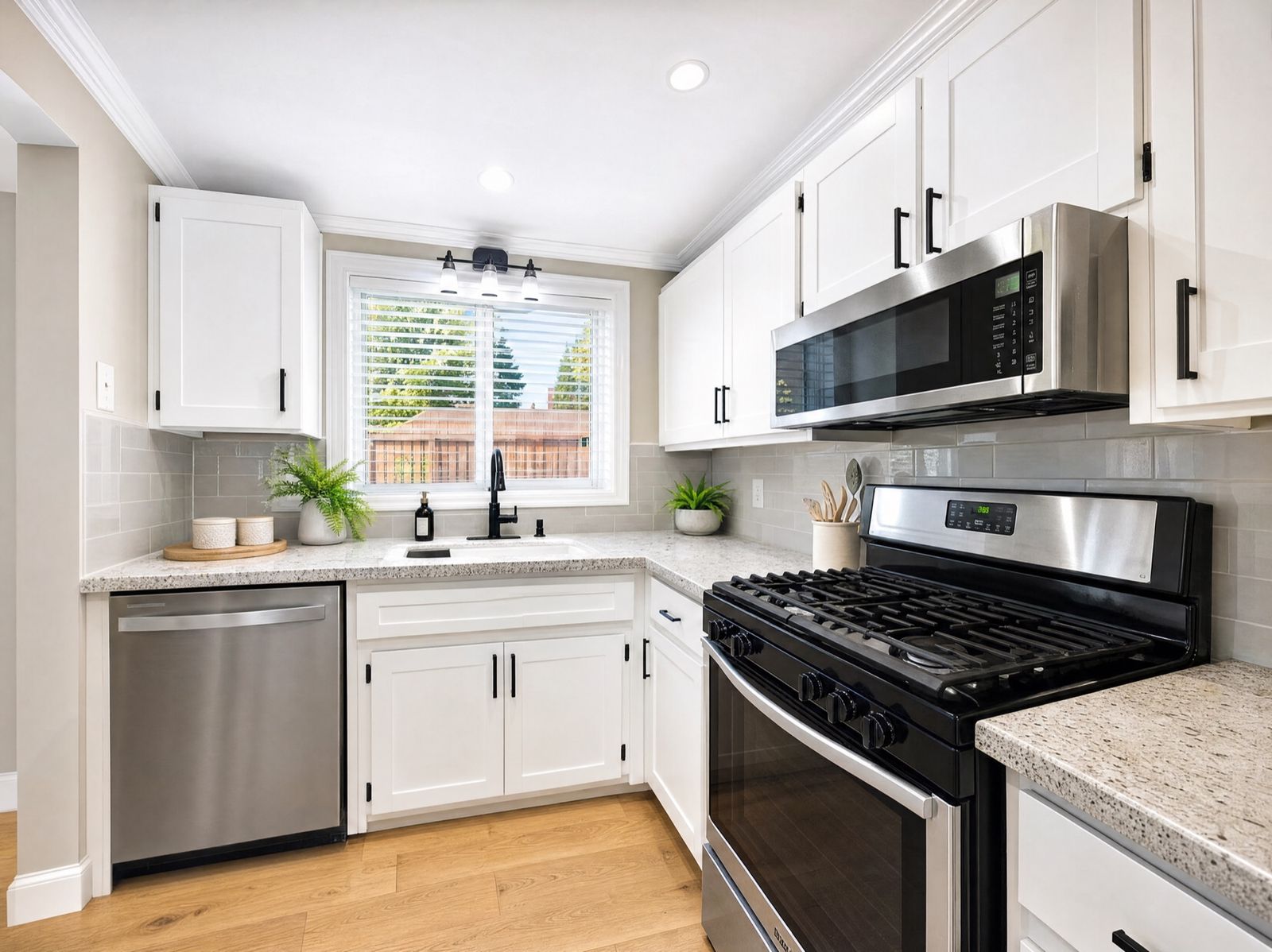 White shaker kitchen remodel in Sacramento by Four Piers