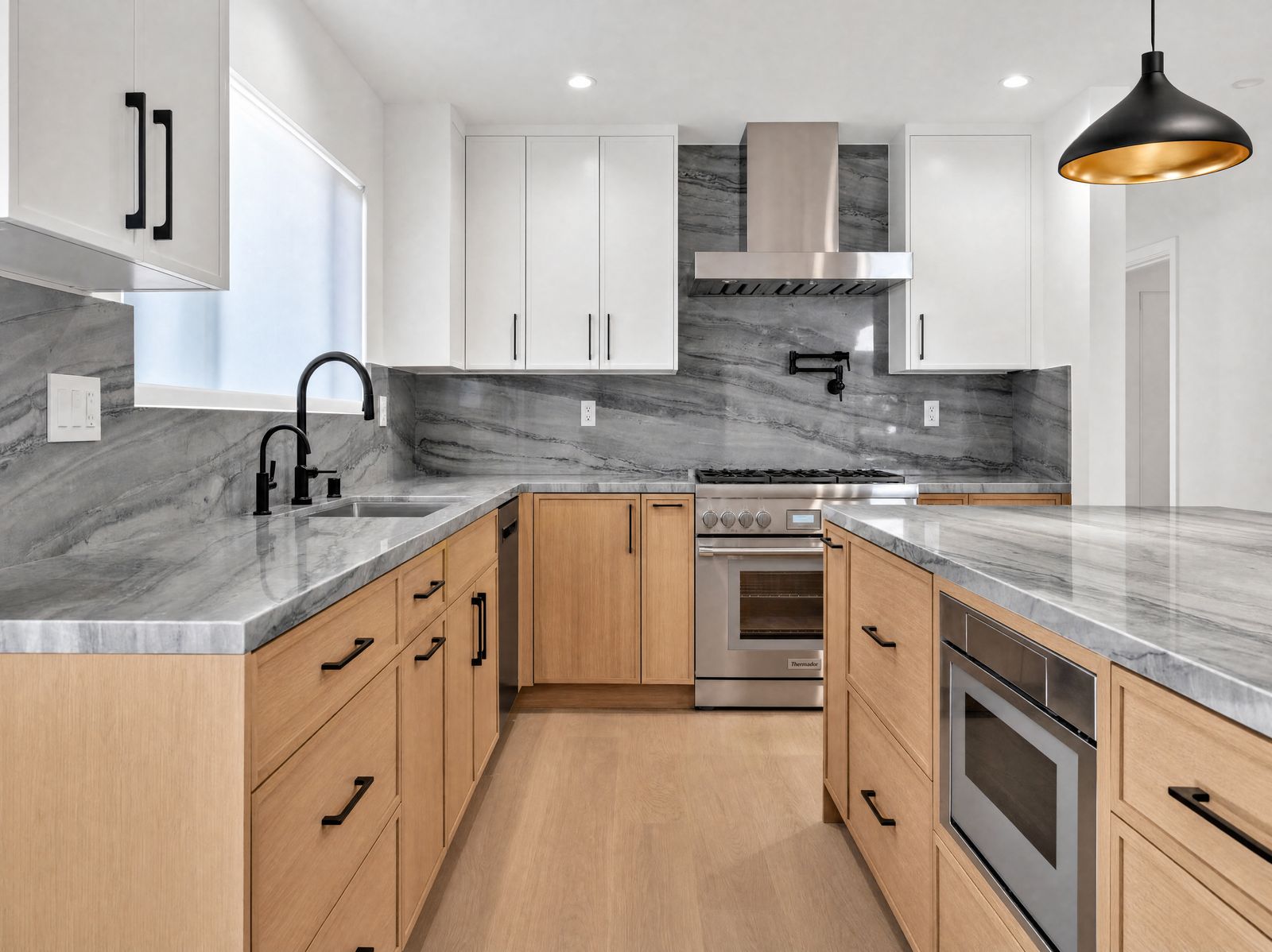 Kitchen photo 1